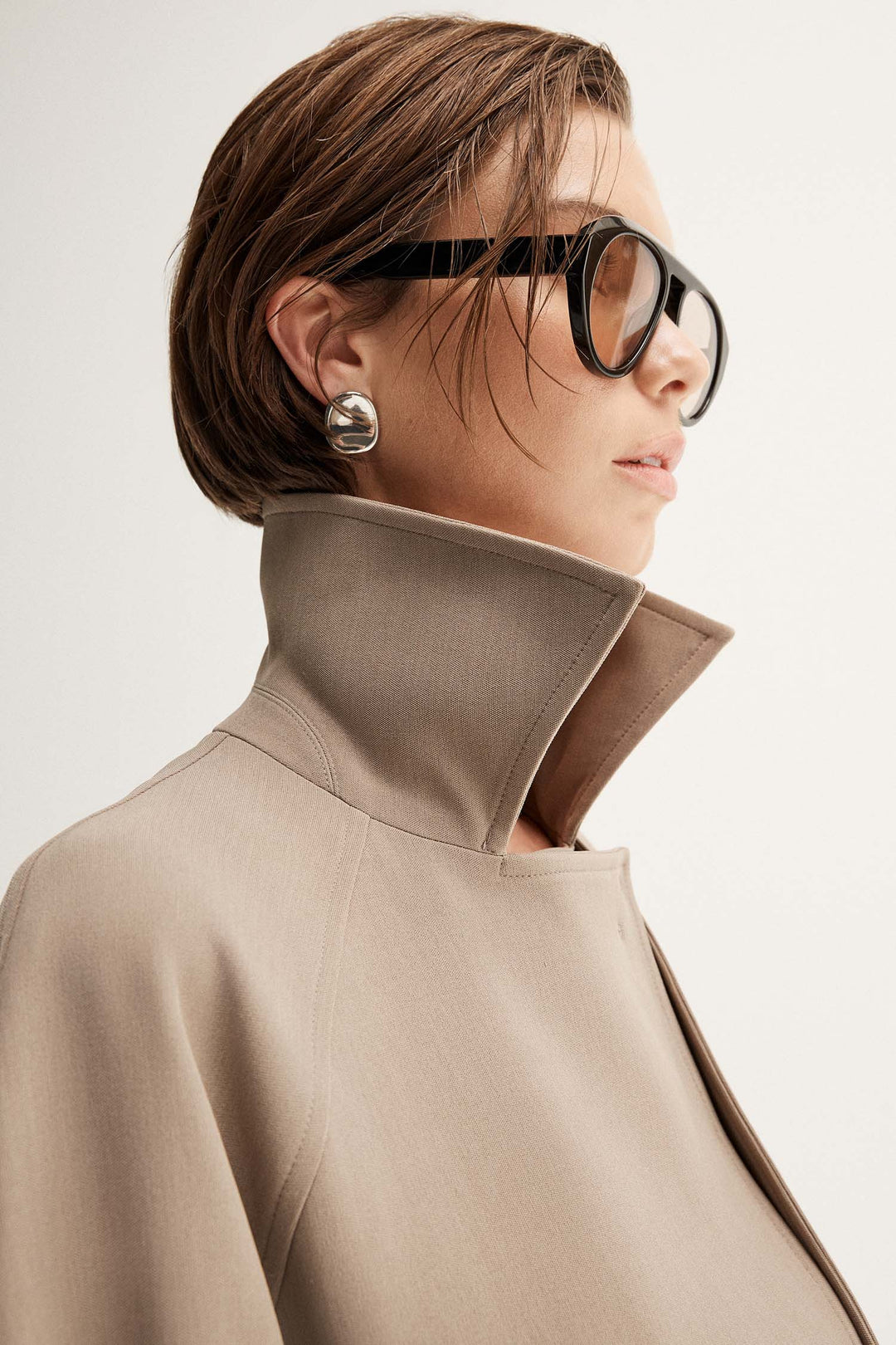 Selena Cropped Trench Coat in Taupe