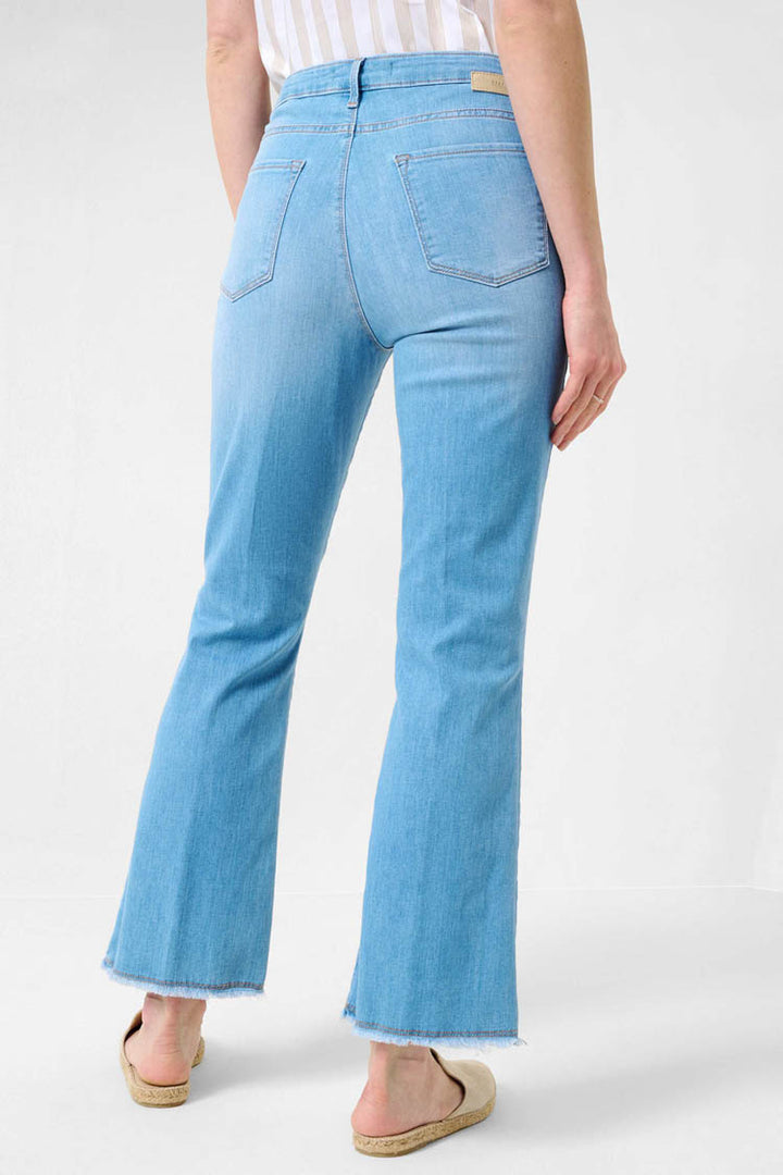 Shakira S Boot Cut Jeans in Used Bleached Blue