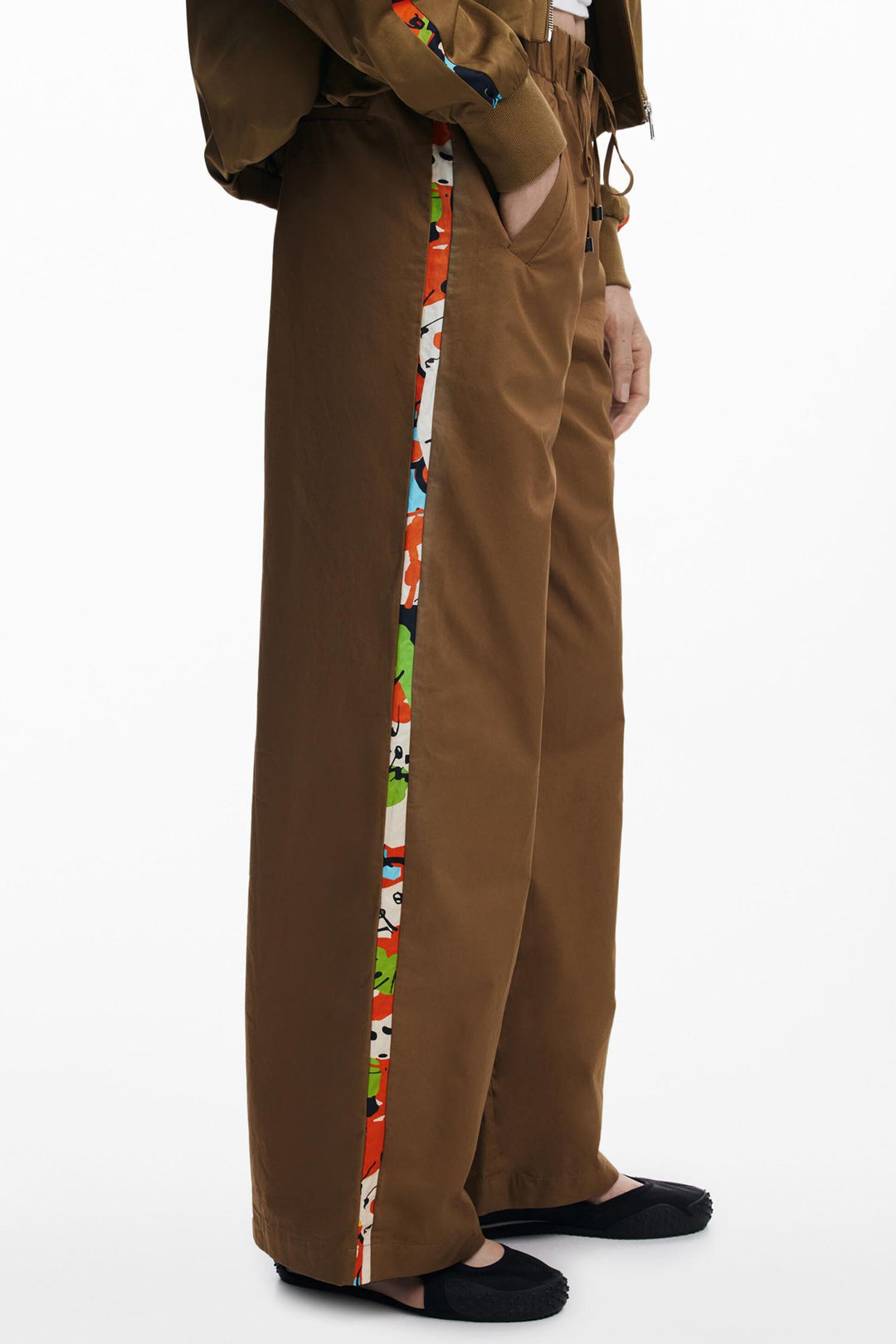 Side Stripe Wide-Leg Trousers in Camel