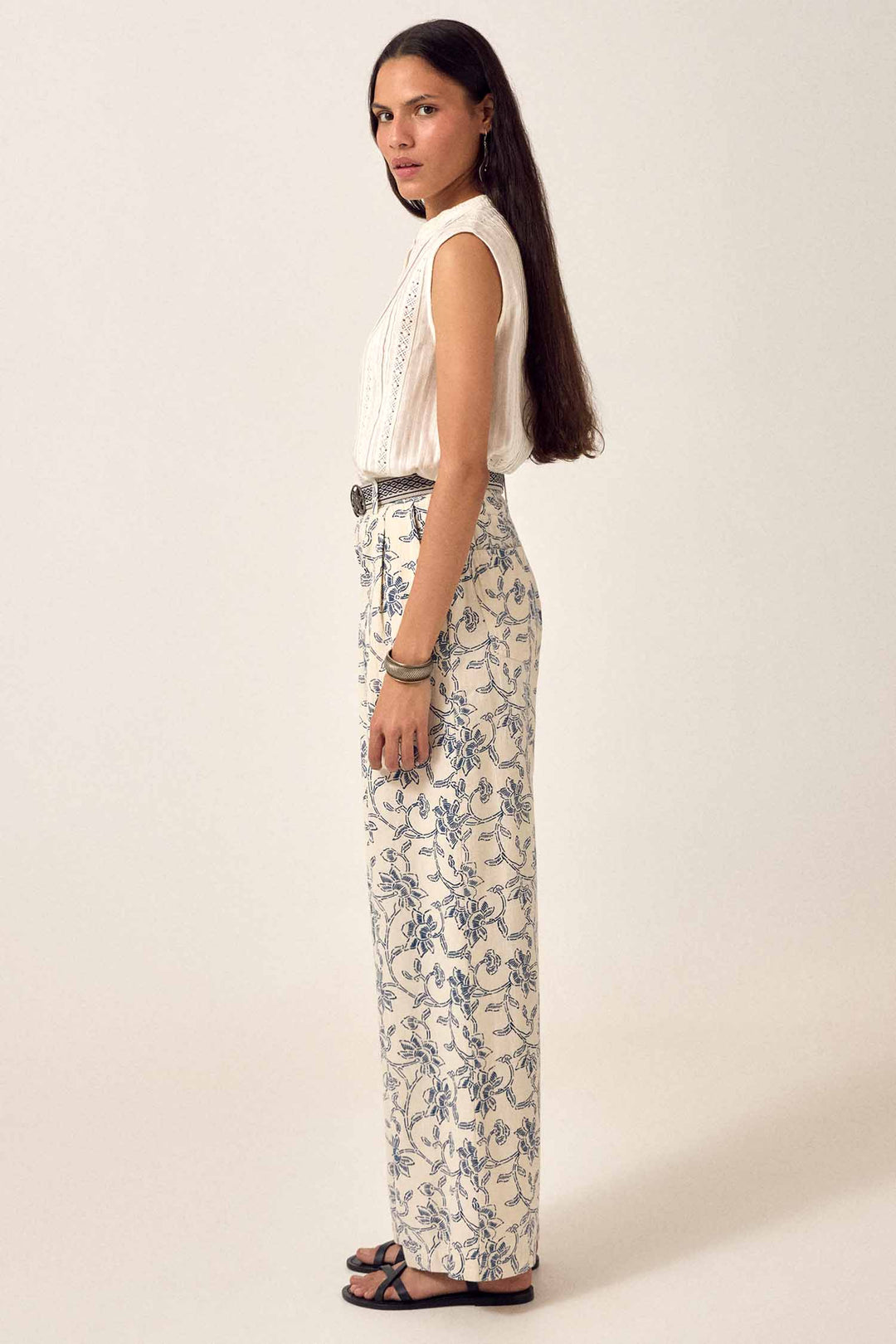 Simone Pant in White Fuji
