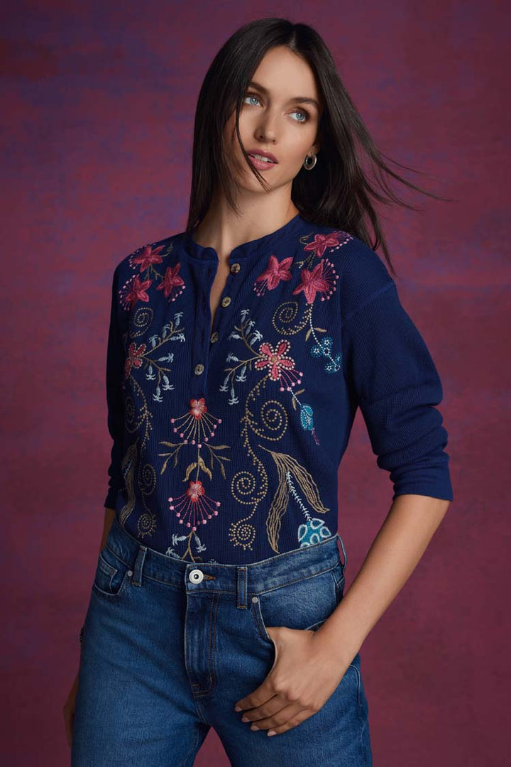 Sisa Thermal Henley Tee in Night Blue