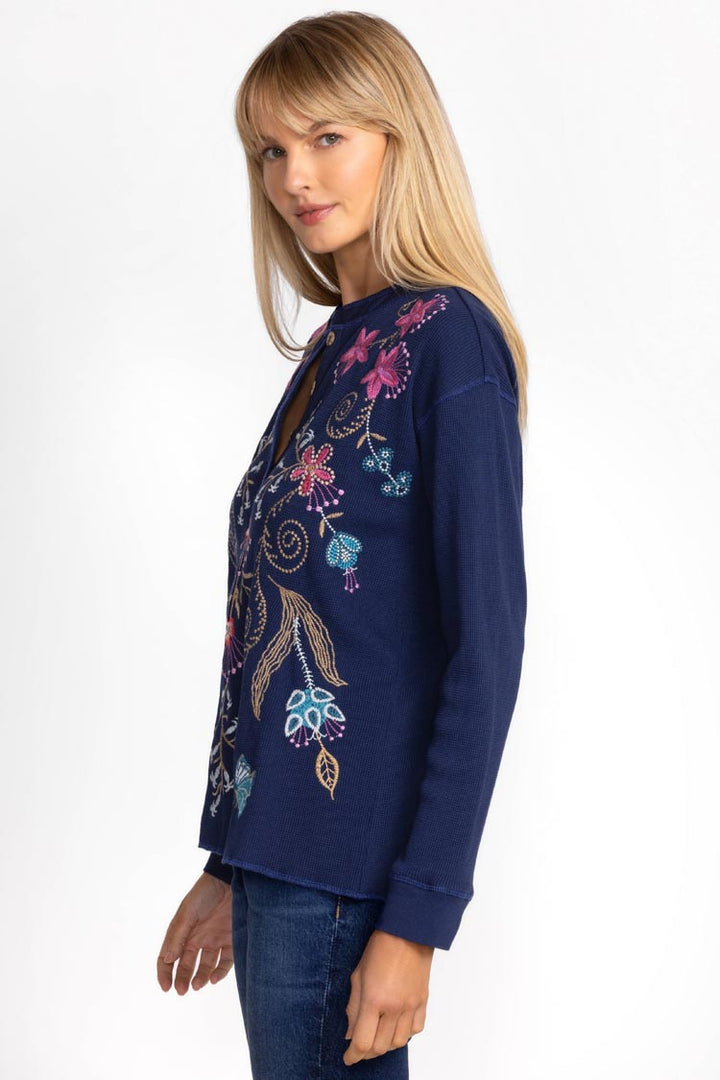 Sisa Thermal Henley Tee in Night Blue