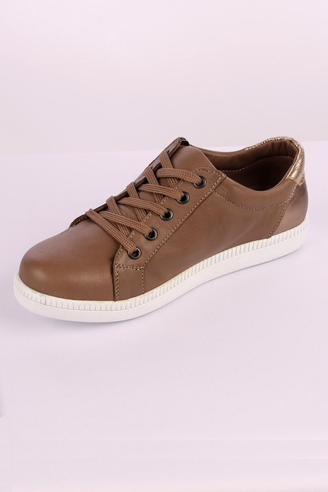 EG06 Leather Sneaker in Mocha