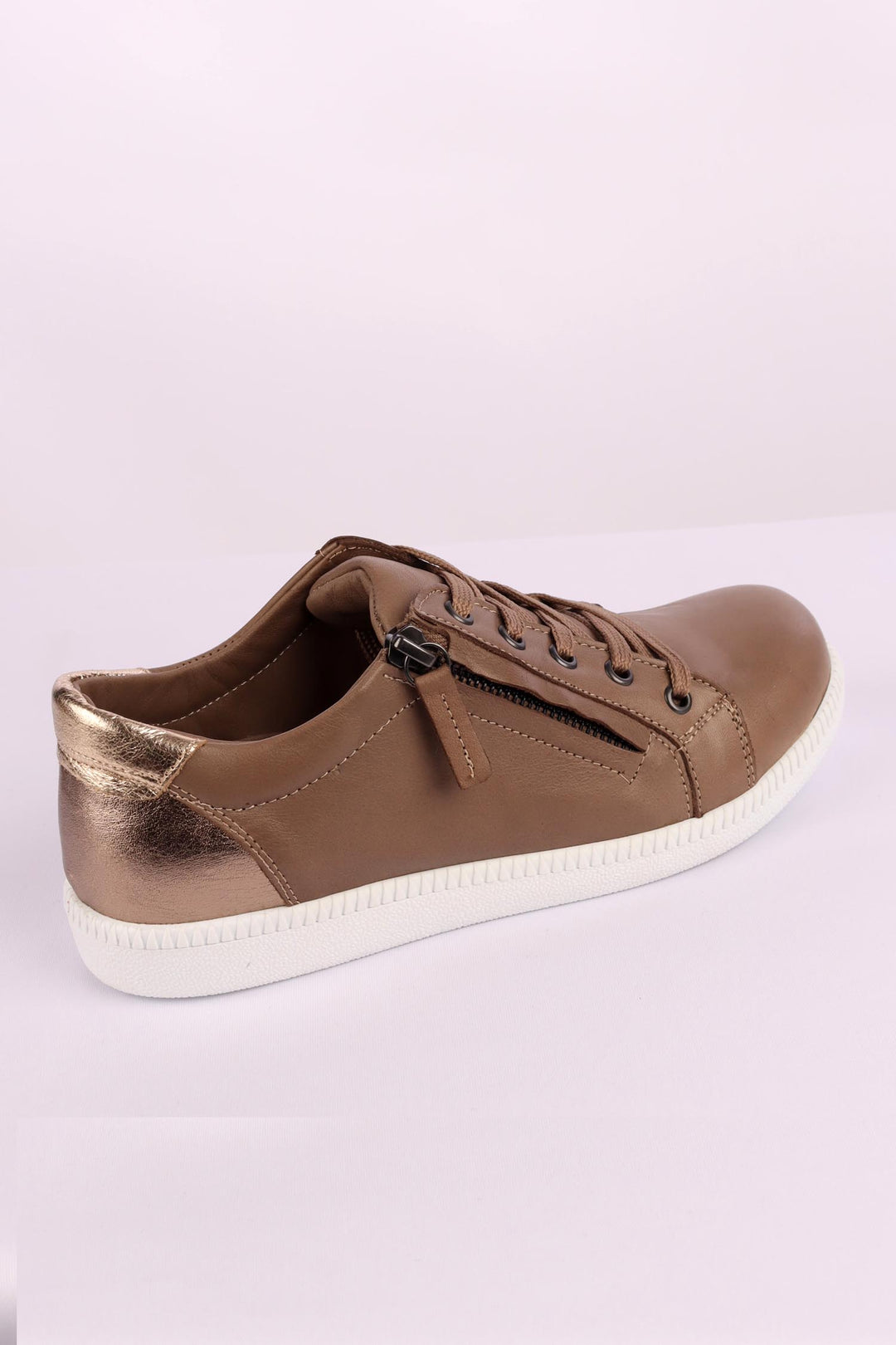 EG06 Leather Sneaker in Mocha