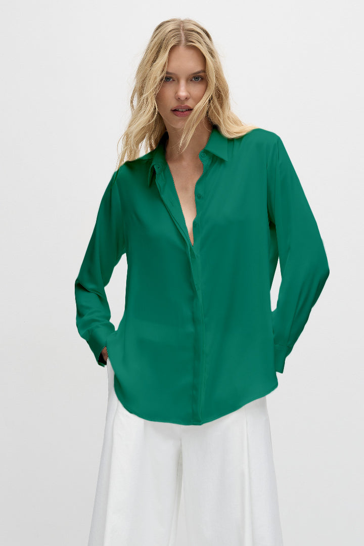 Soft Gloss Shirt in Emerald
