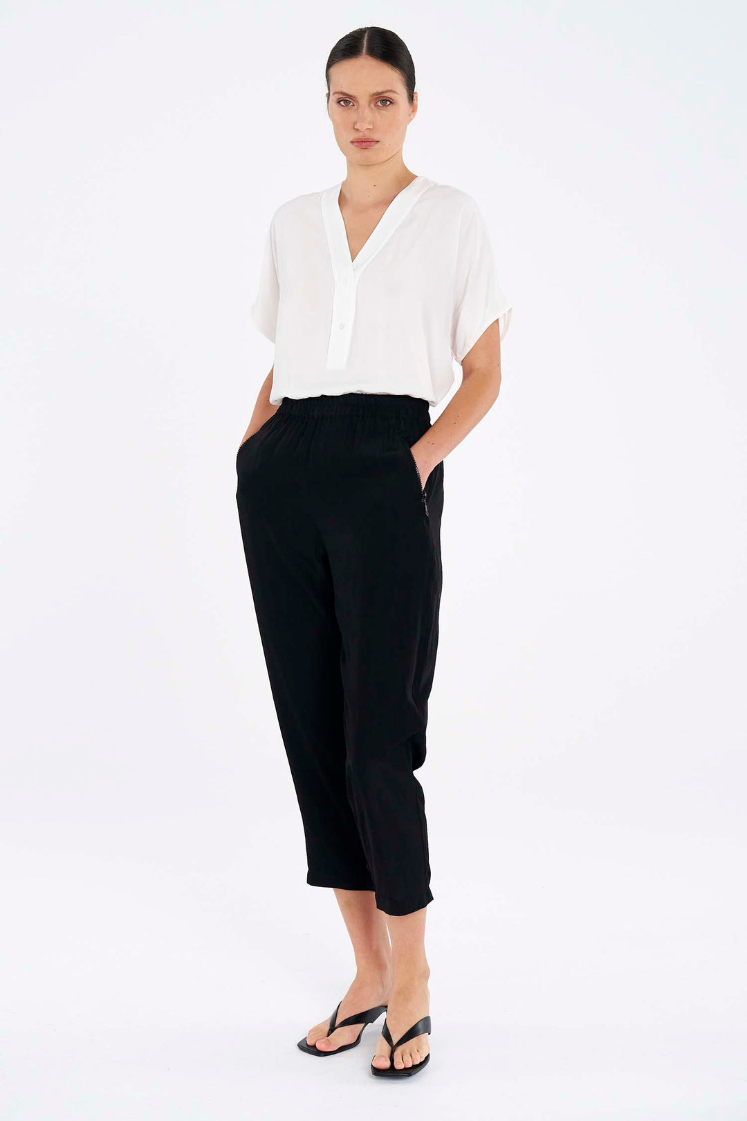 Soft Zip Pant in Black