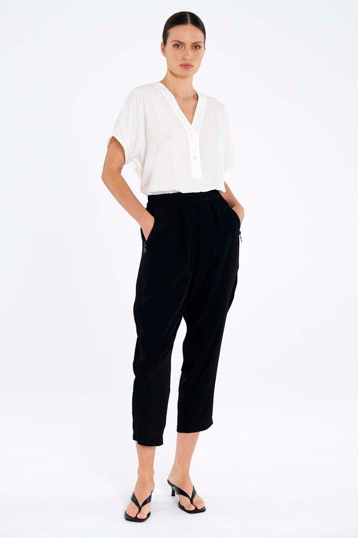 Soft Zip Pant in Black