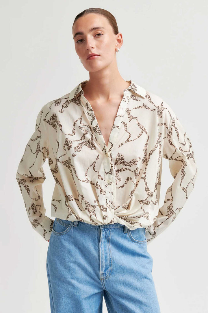 Soil Twist Shirt in Eggnog