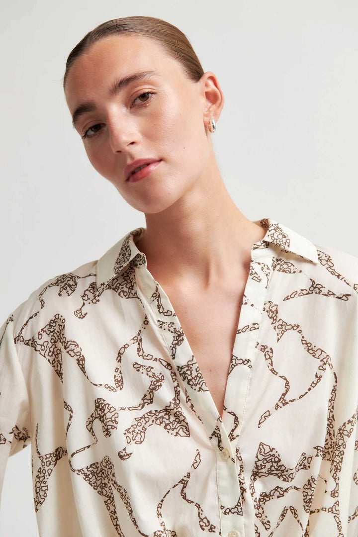 Soil Twist Shirt in Eggnog