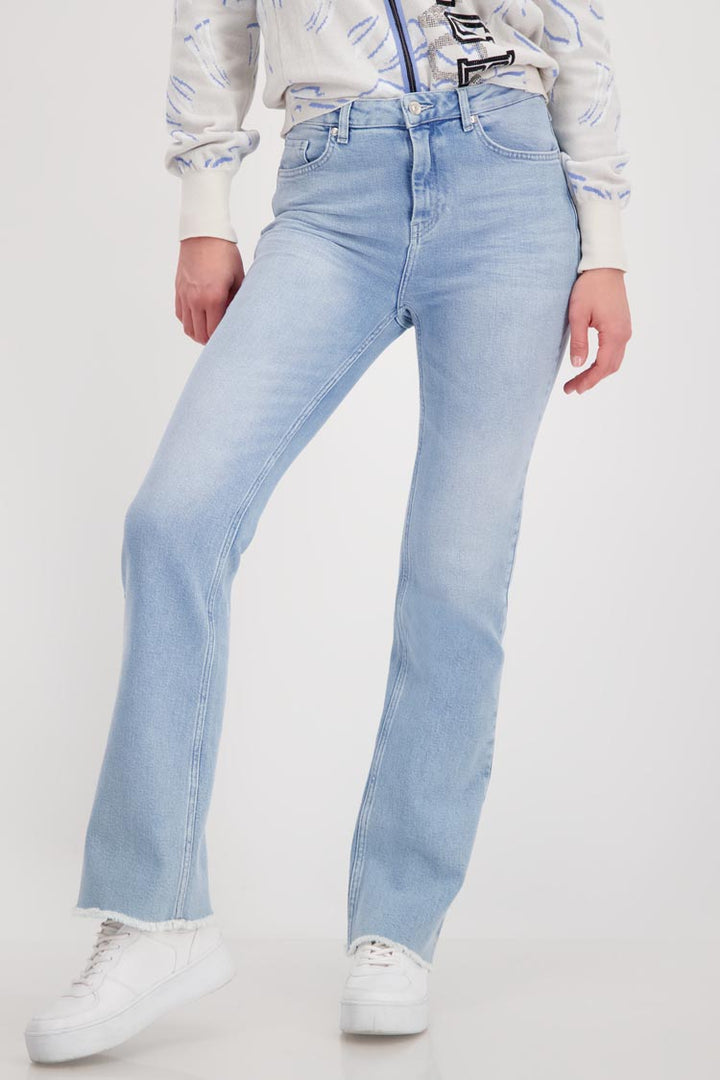 Straight Fit Bootcut Jeans in Blue