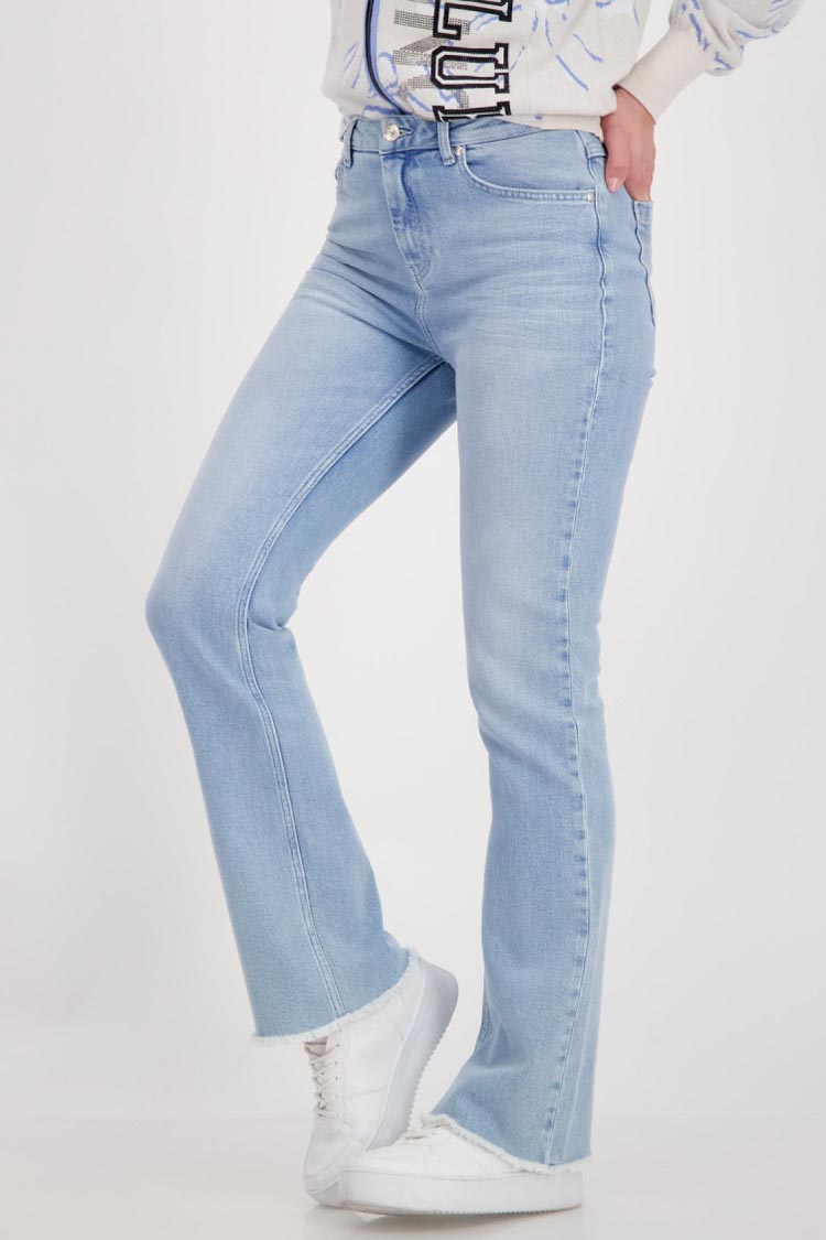 Straight Fit Bootcut Jeans in Blue