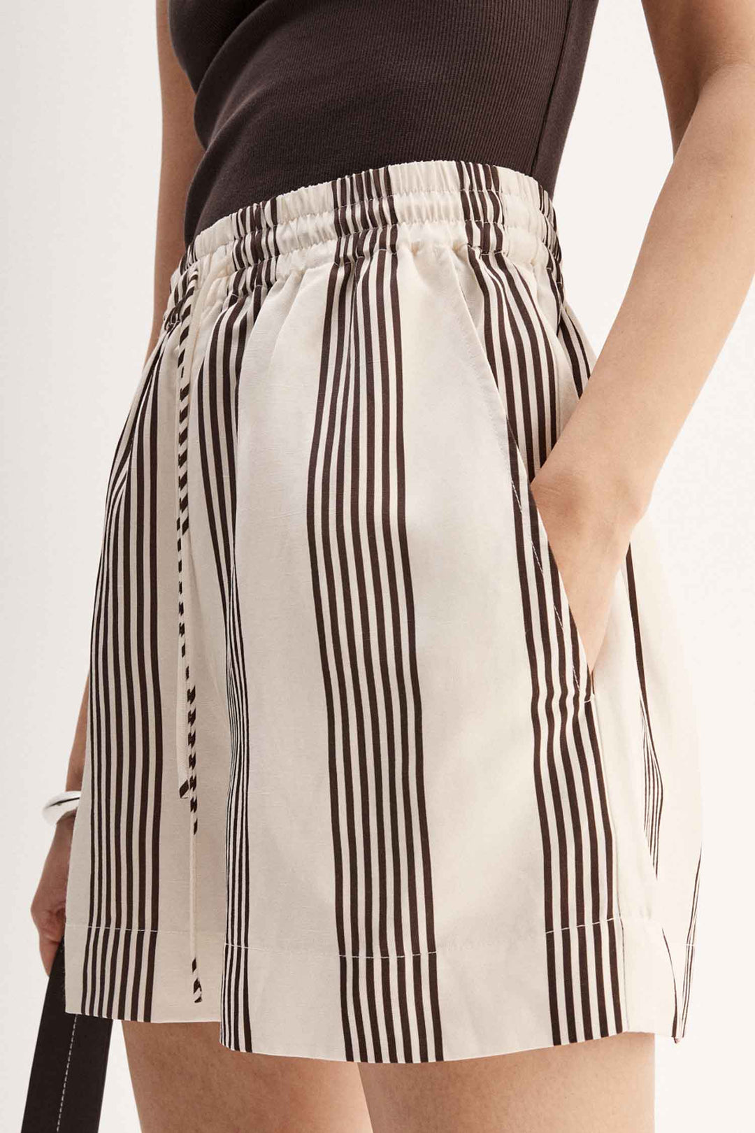 Milo Stripe Short in Chocolate Stripe