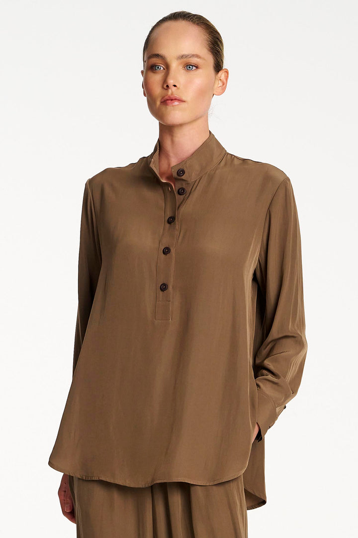 Swish Tab Shirt in Chestnut