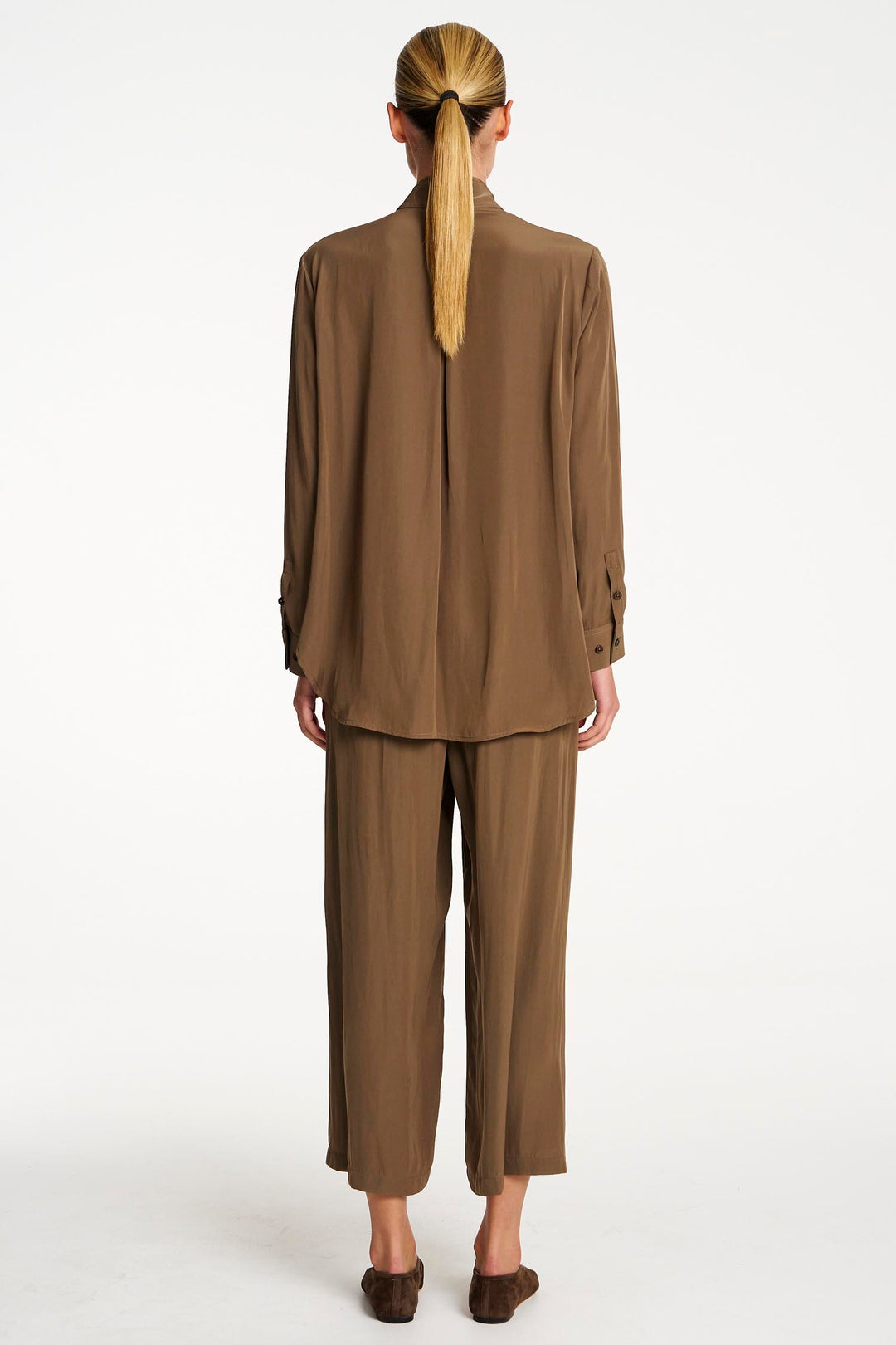 Swish Tab Shirt in Chestnut