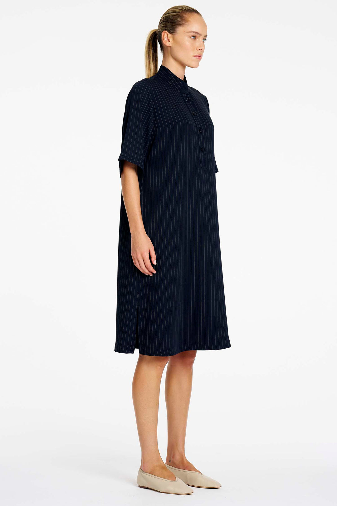 Tab Plaza Dress in Navy/Chalk