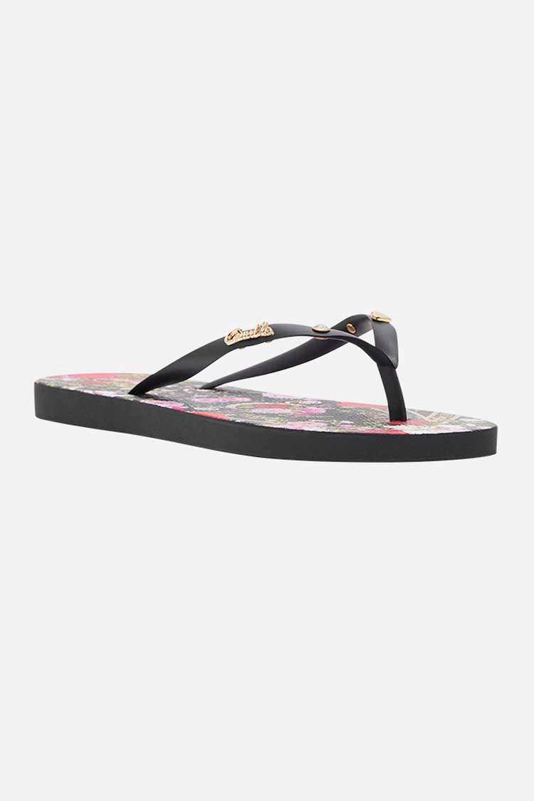 Thongs in Reservation for Love