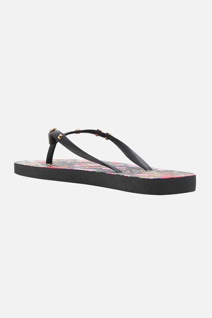 Thongs in Reservation for Love