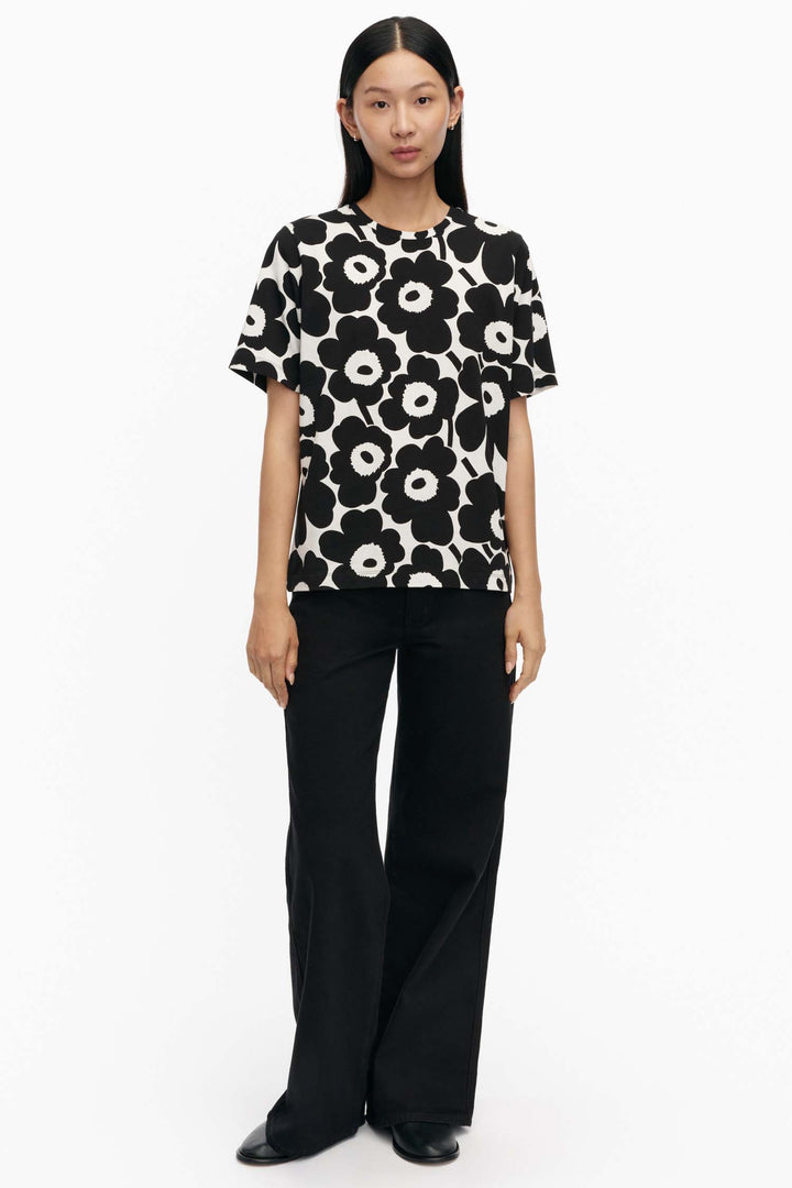 Tunnit Unikko T-Shirt in Black/White