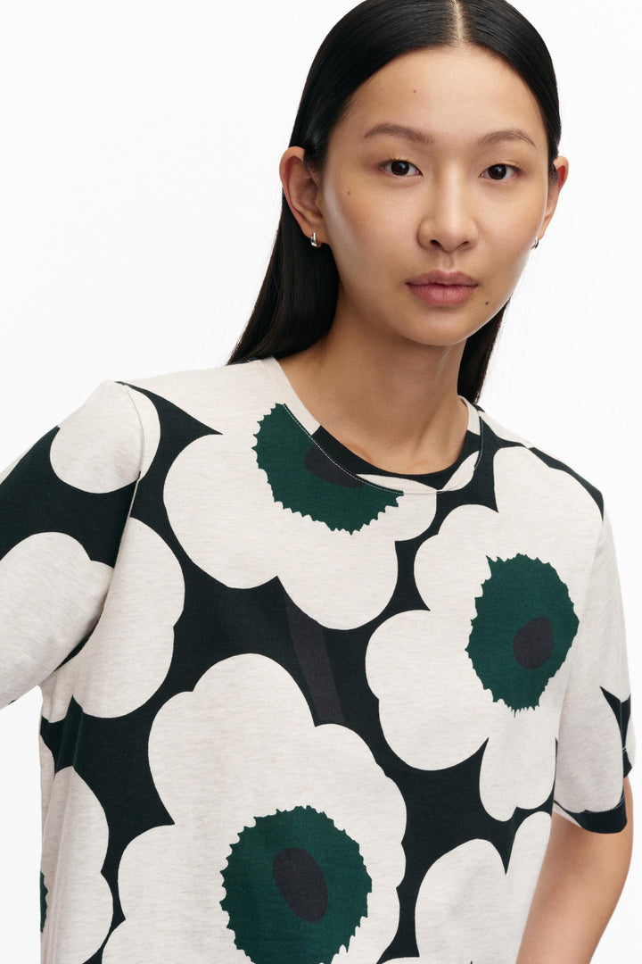 Tunnit Unikko T-Shirt in Cream/Black/Green