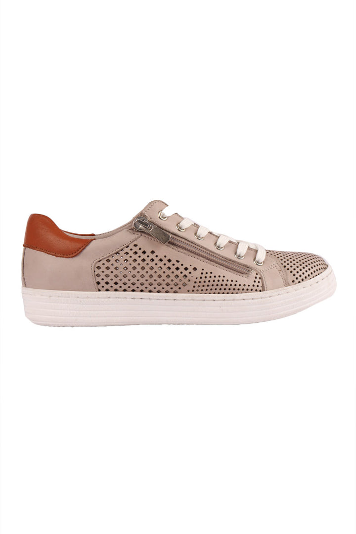 Universal Sneaker in Taupe