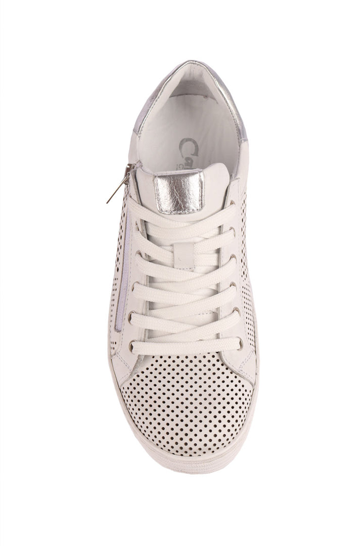 Universal Sneaker in White Silver