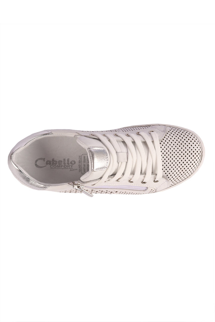Universal Sneaker in White Silver