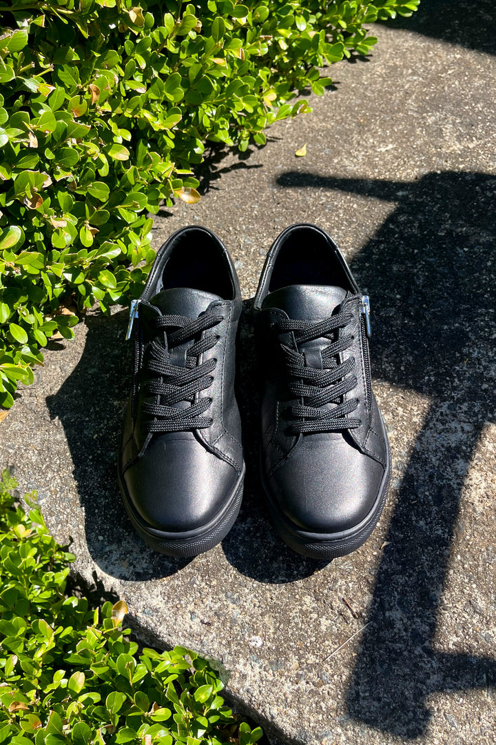 Unly Leather Sneakers in Black