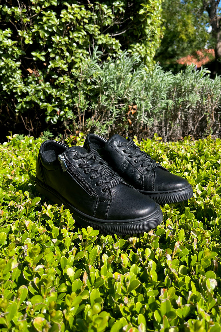 Unly Leather Sneakers in Black