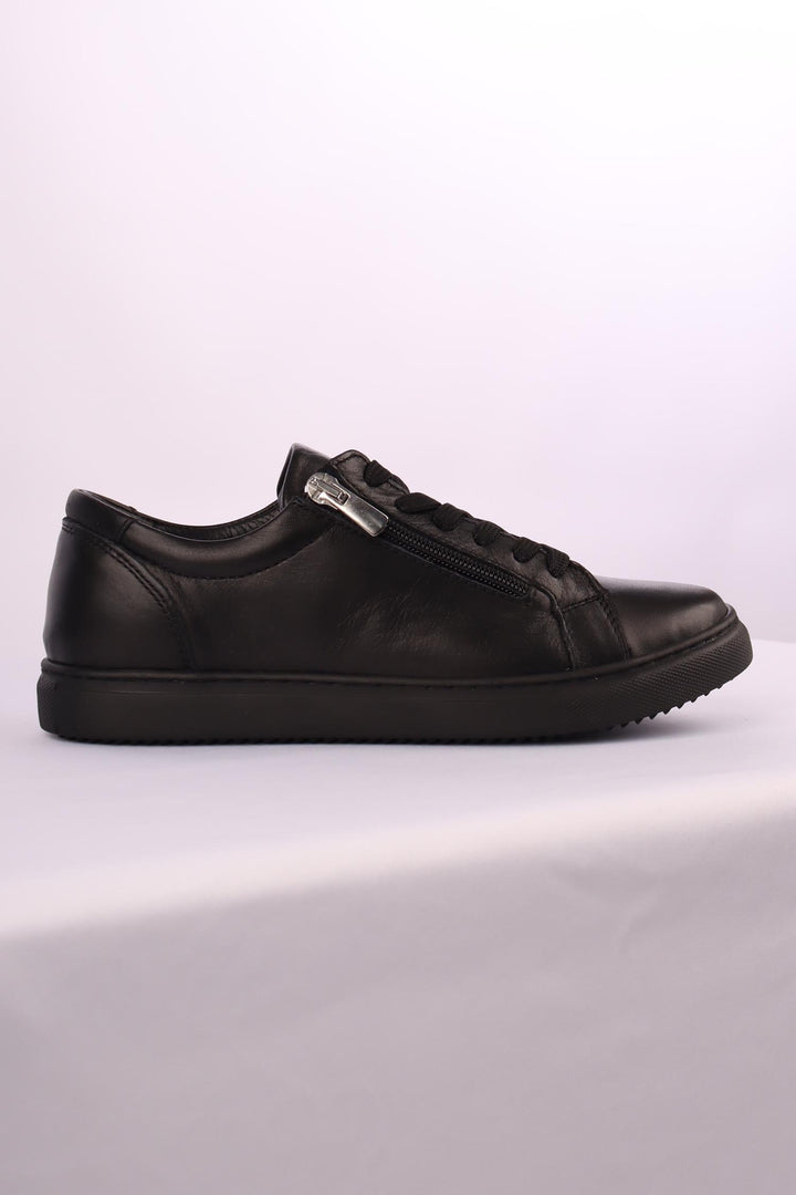 Unly Leather Sneakers in Black