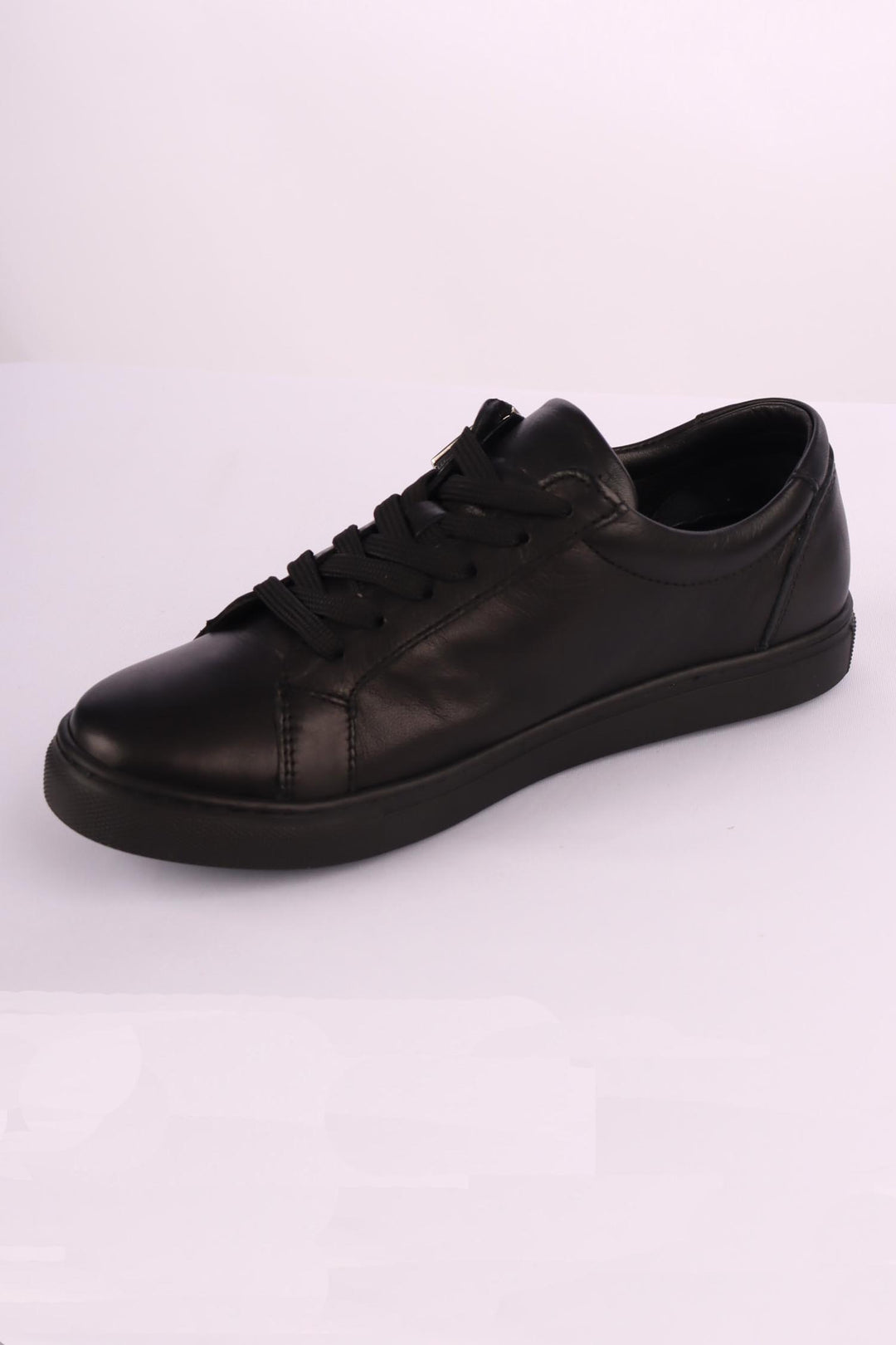 Unly Leather Sneakers in Black