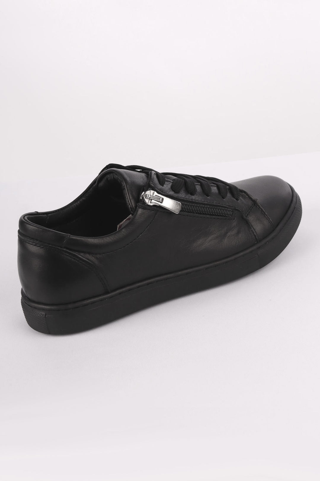 Unly Leather Sneakers in Black