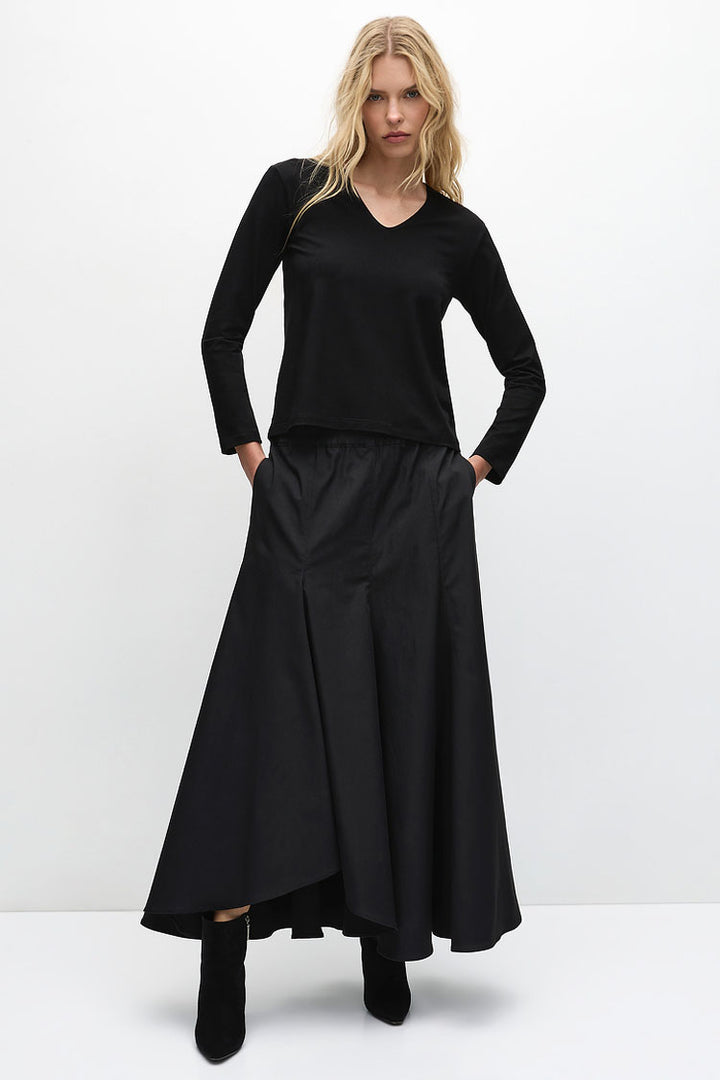 V Neck Top in Black