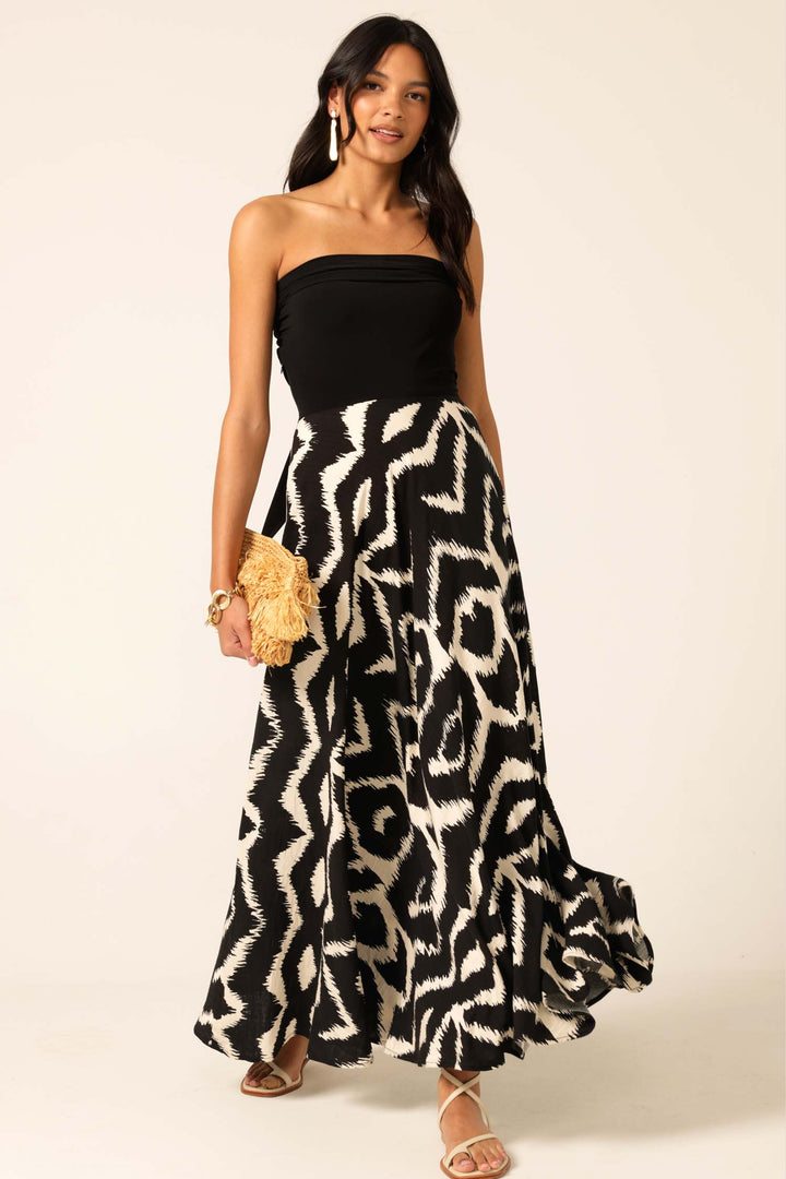 Villa Vita Maxi Dress in Black Cream Abstract