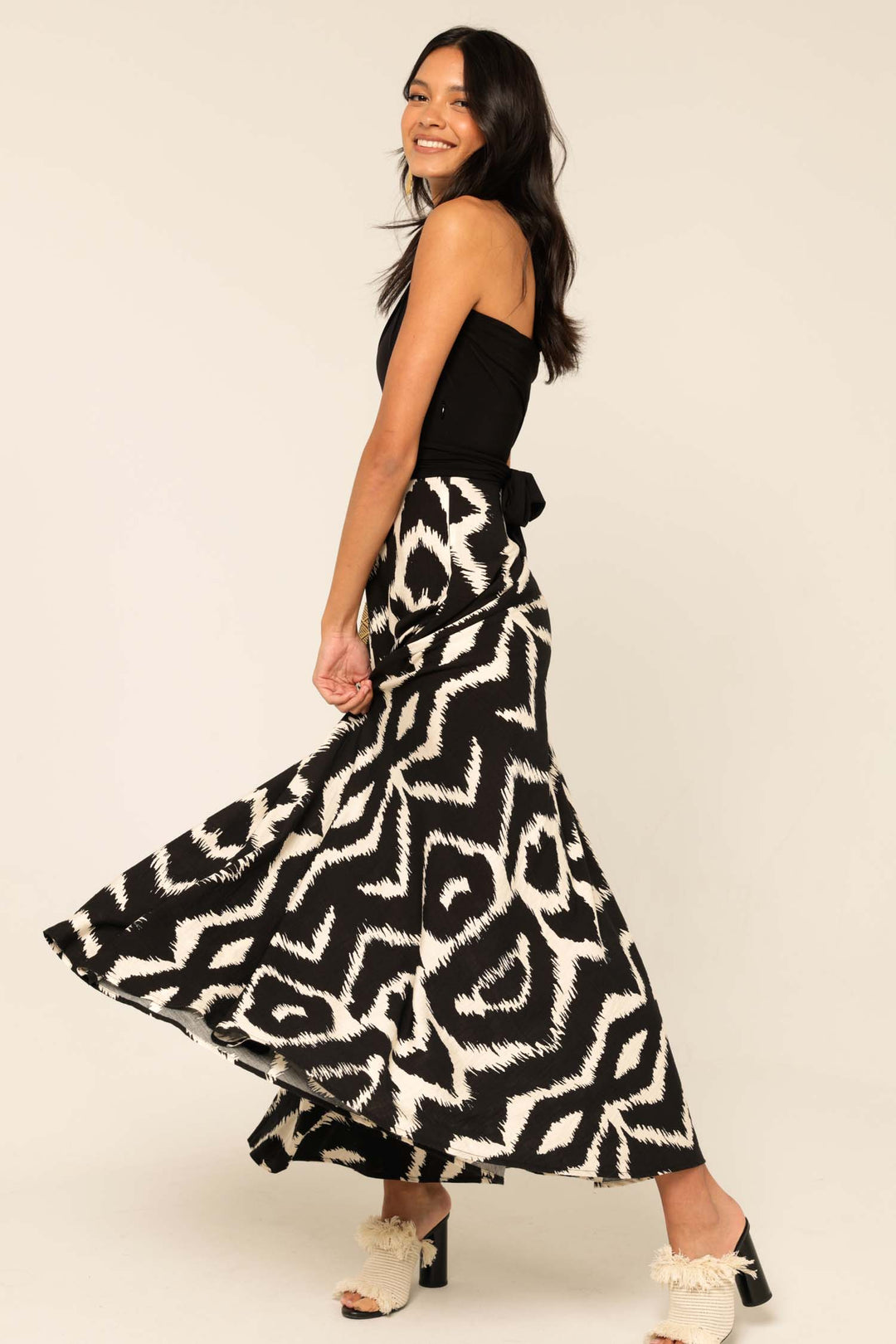 Villa Vita Maxi Dress in Black Cream Abstract