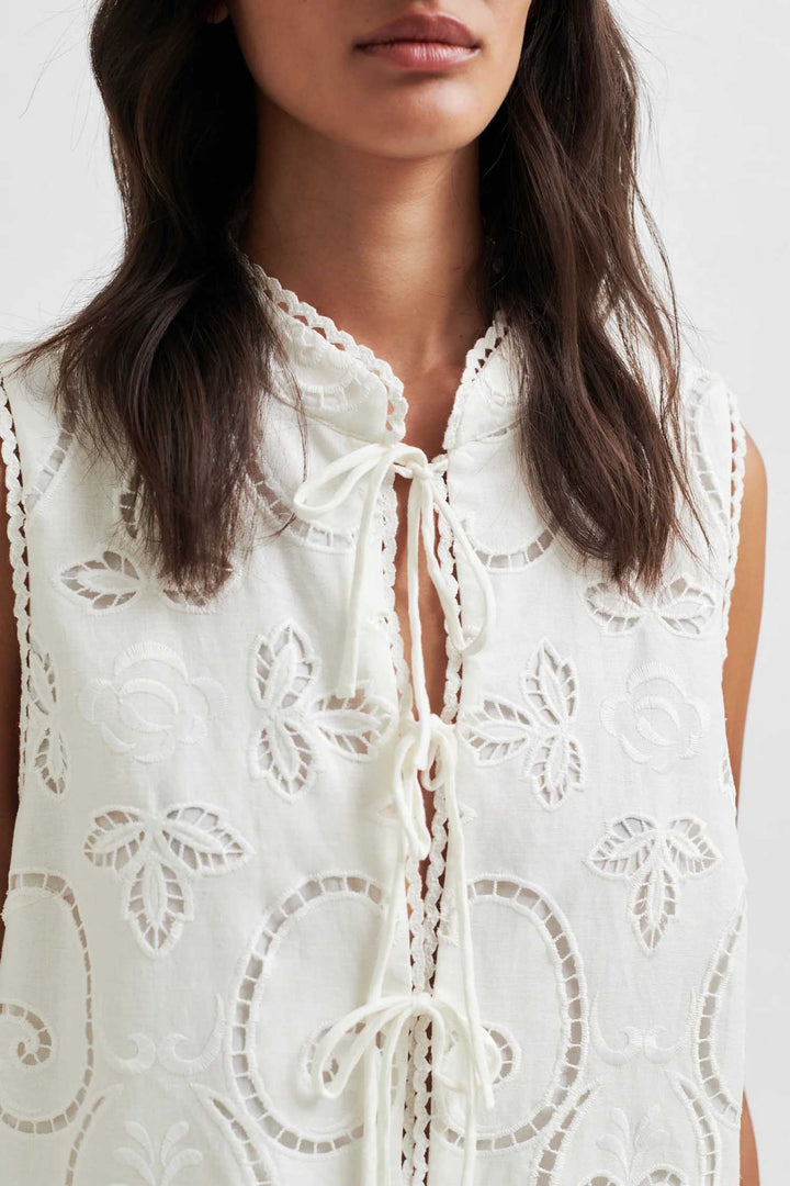 Vilma Lace Top in White