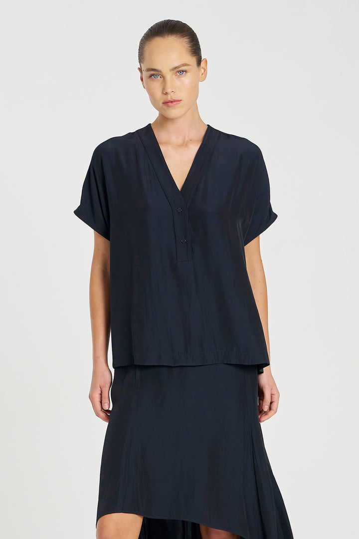 Wedge Tab Shell in Navy