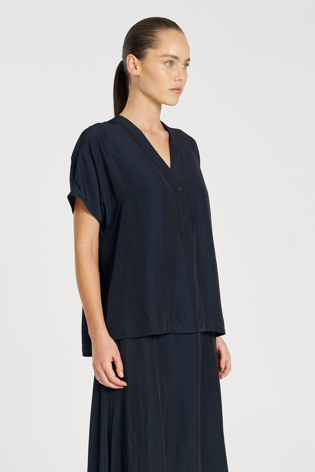 Wedge Tab Shell in Navy