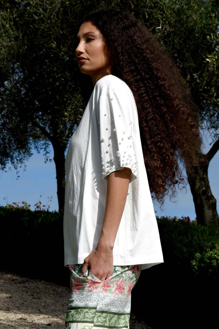 What a Pearl Wants T-Shirt in White | FINAL SALE