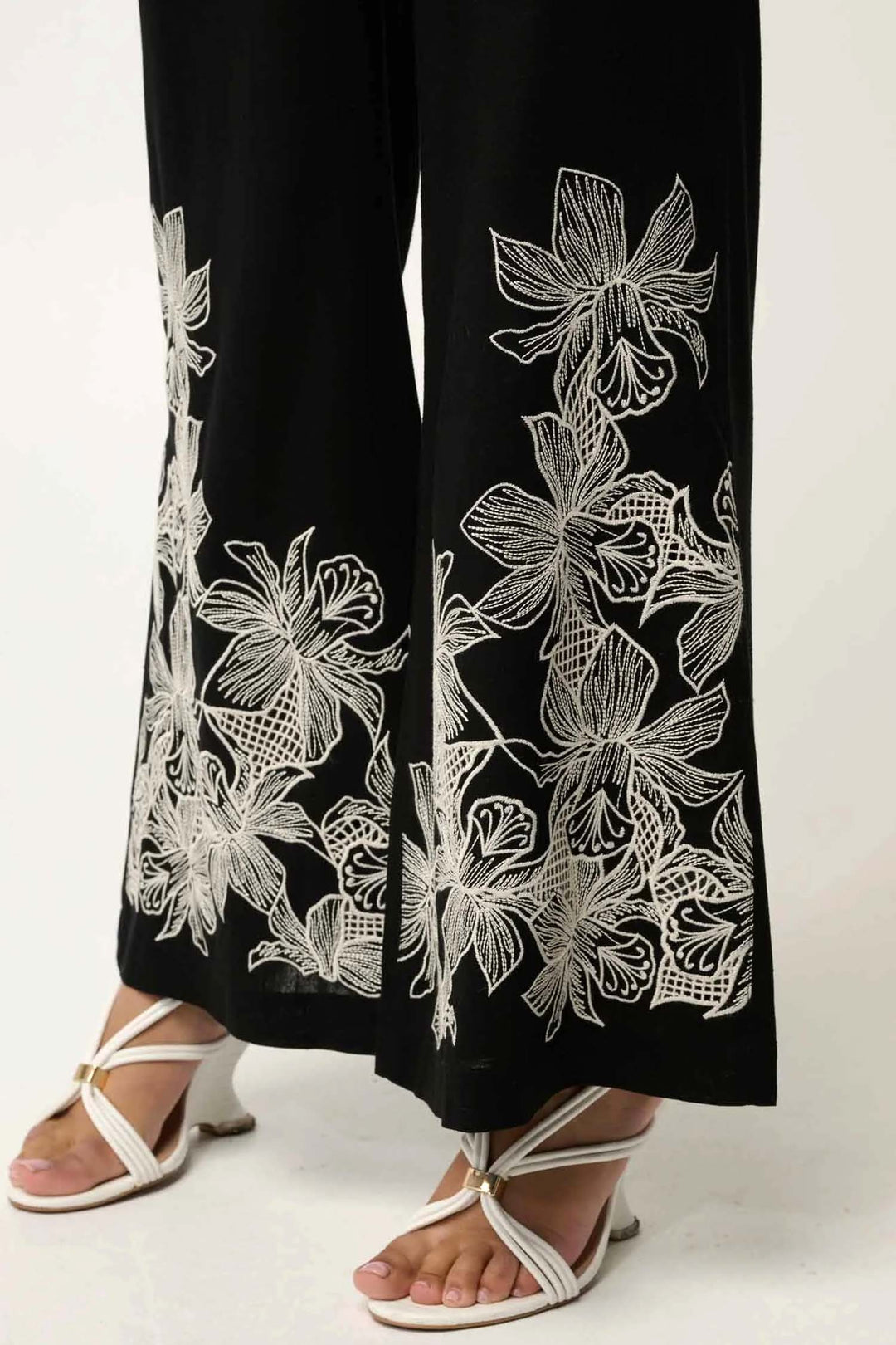 Willow Embroidery Detail Pant in Black