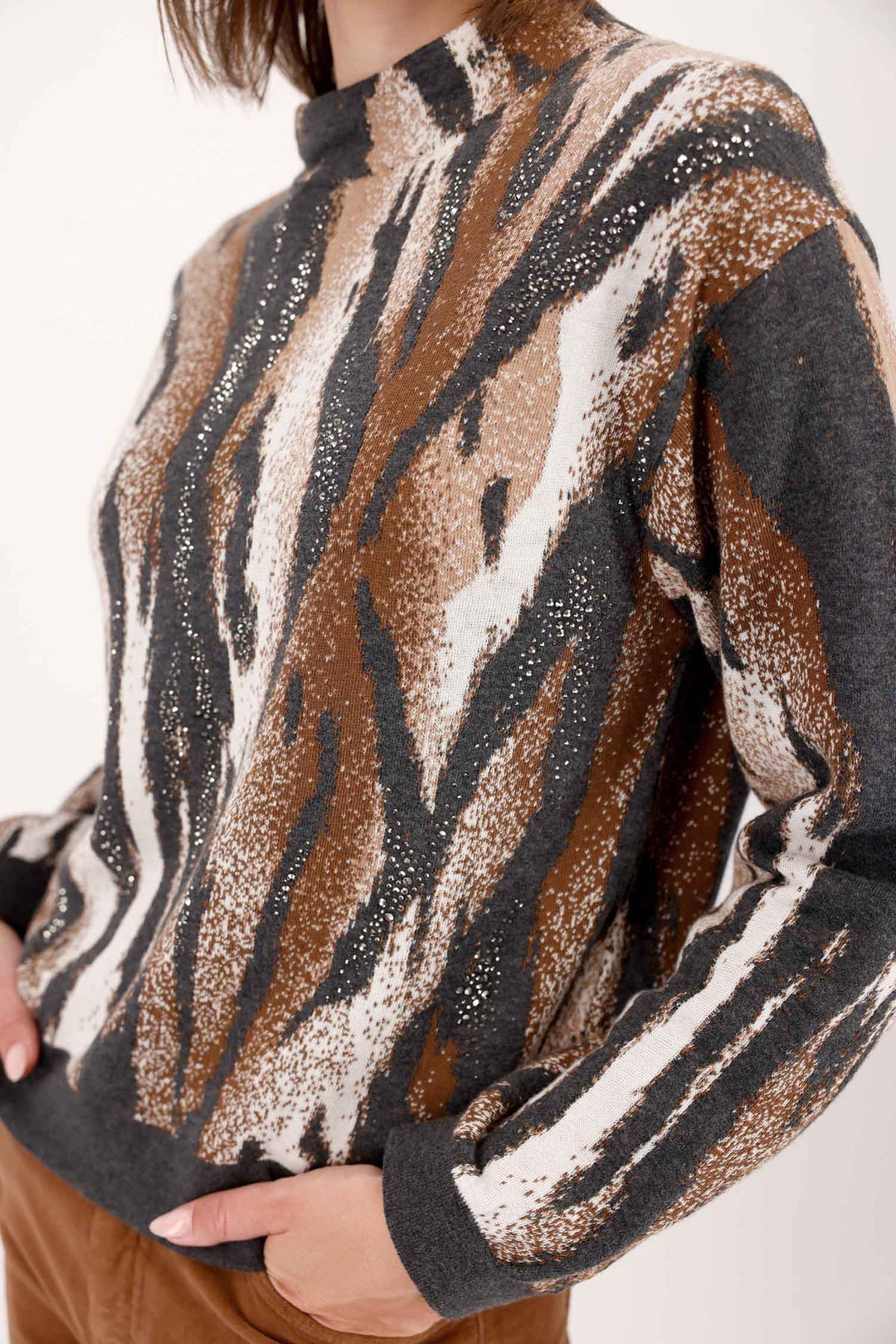 Tiger Jacquard Sweater in Anthra Print