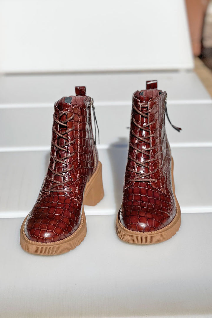 Zyan Croc Leather Boots in Nutmeg