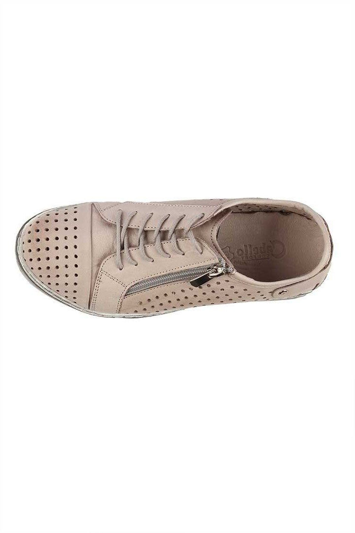 EG17 in Taupe Shoes Cabello 