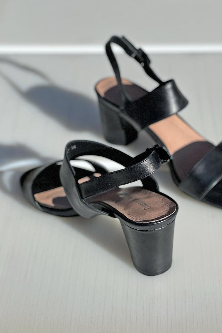 Calons Leather Heel in Black