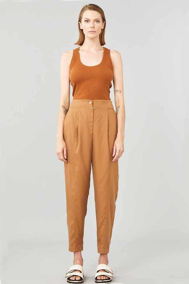 Cruiser Pant in Caramel Bottoms Ginger & Smart 