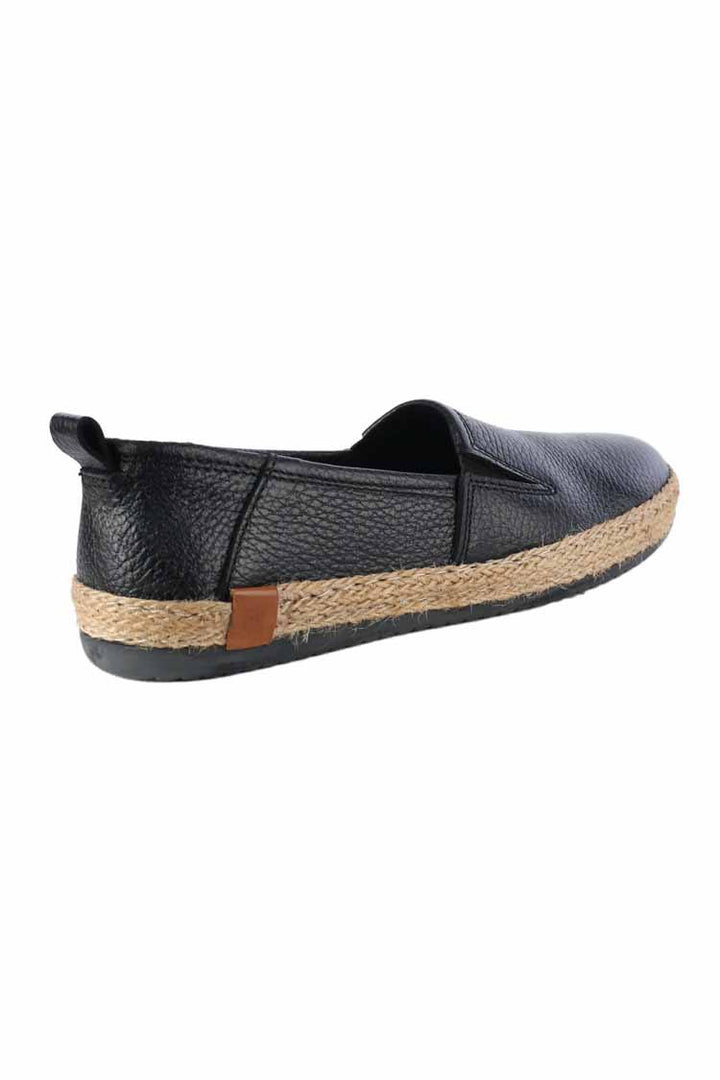 Flick Flat in Black Shoes Cabello 