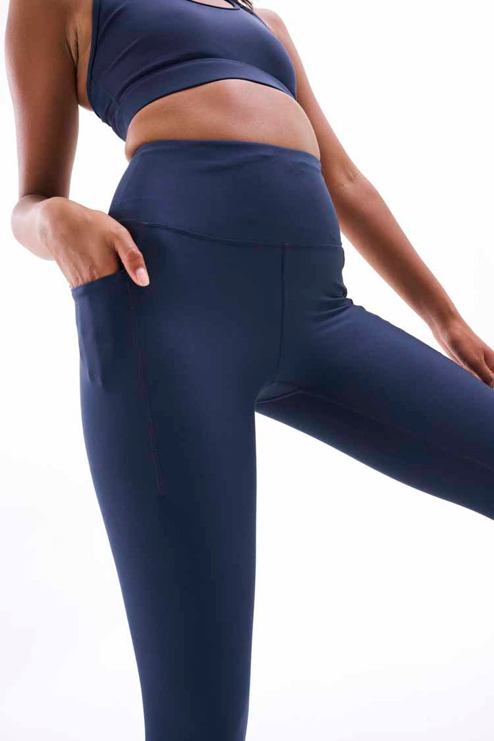Free Play Legging in Black Iris