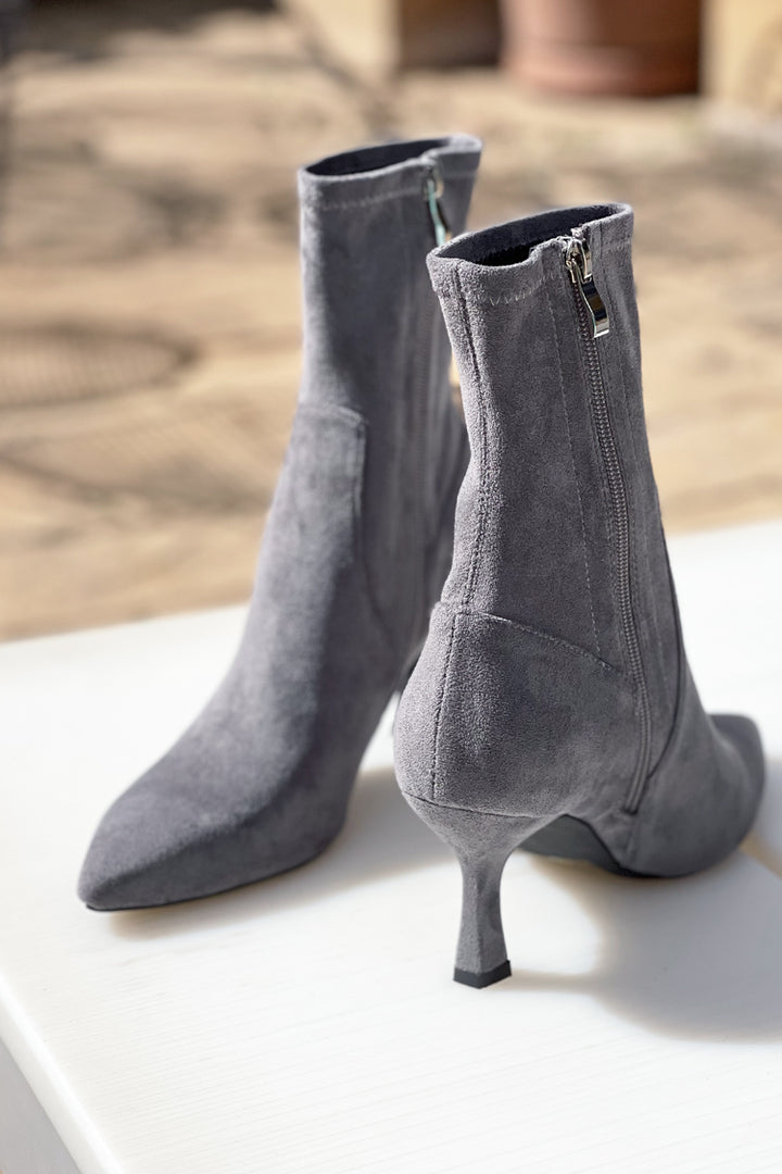 Lisbon Heeled Boot in Grey