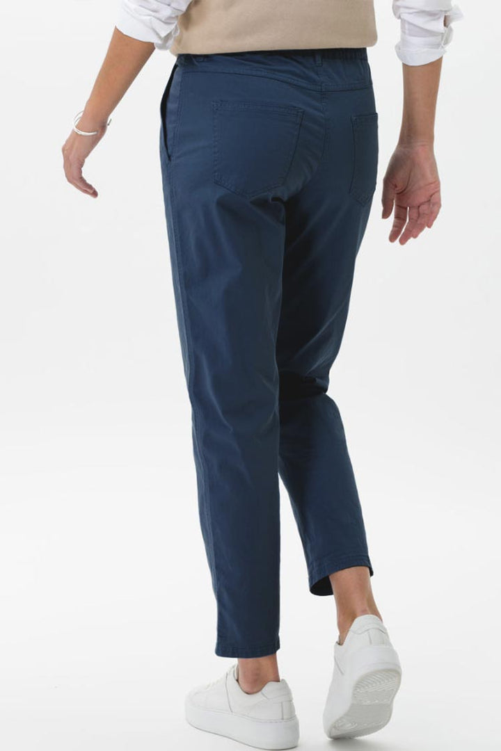 Maron Silm Fit Chino in Navy