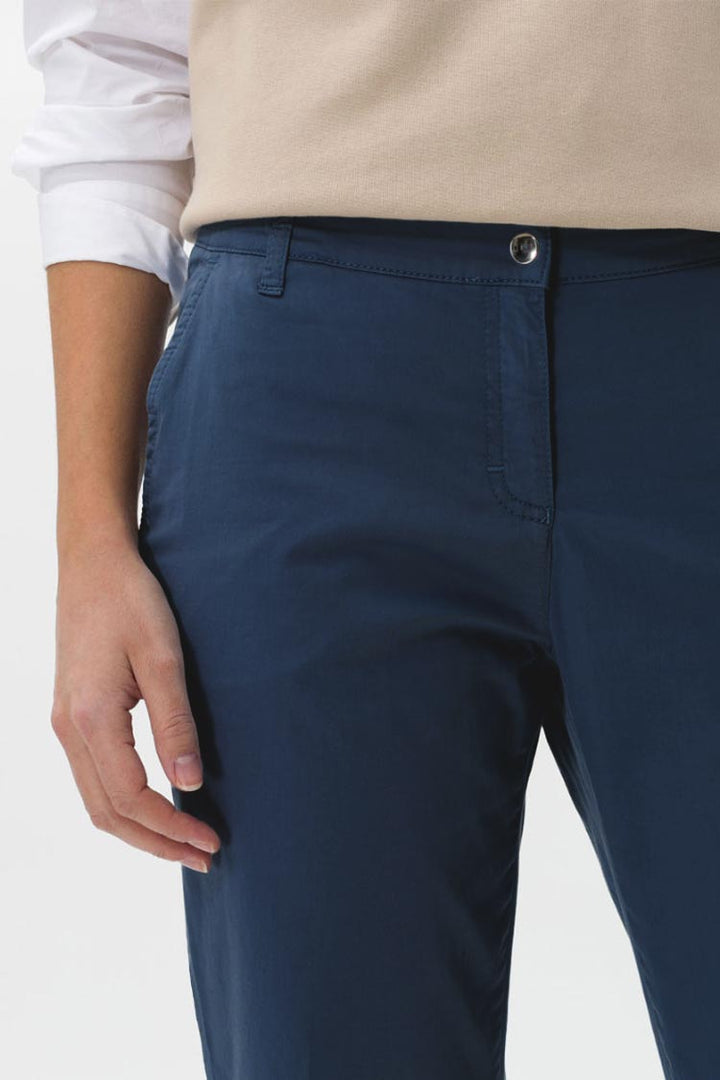 Maron Silm Fit Chino in Navy