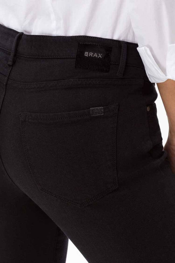 Shakira Jeans in Clean Black Bottoms Brax 